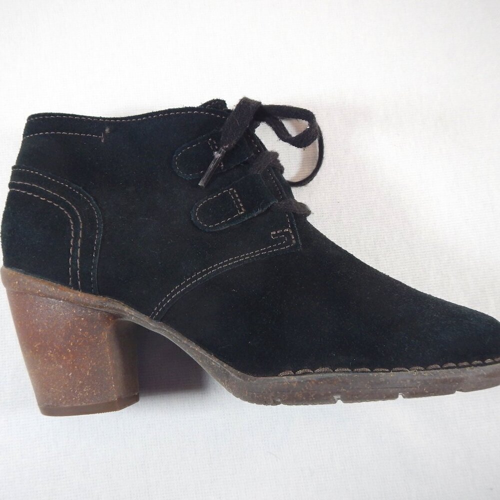 Clarks Artisan Carleta Lyon Black Suede Leather Lace Bootie with 3" Heel Size 7 - Picture 2 of 12